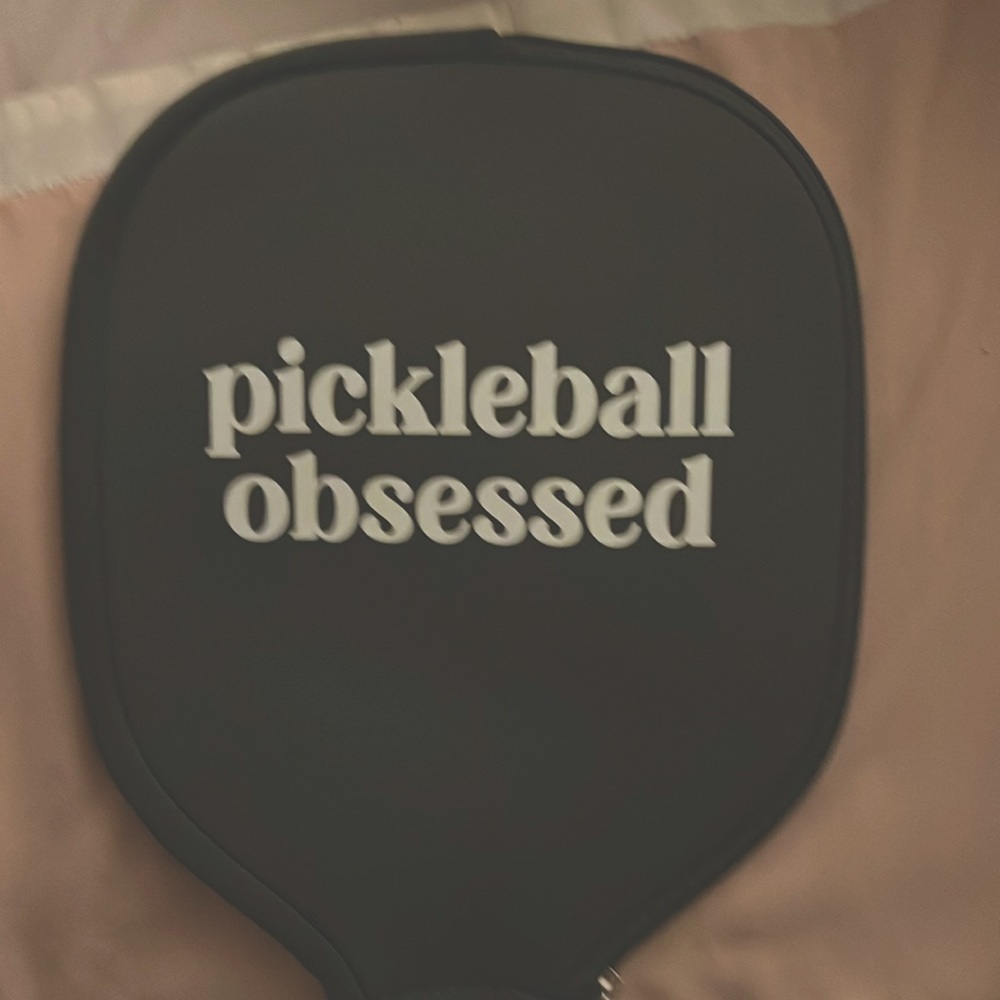 Pickleball cover just one more left in this color
$4.00